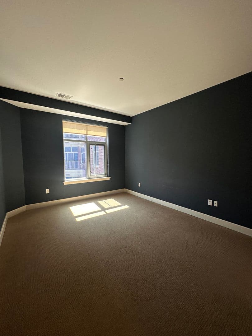 Louisville House: 324 E Main St Unit 327