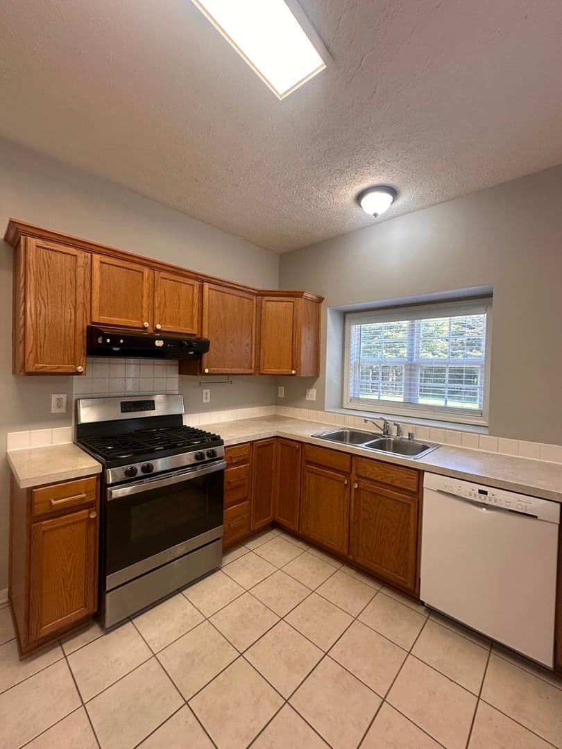 Prospect House: 9406 Harlow Ct