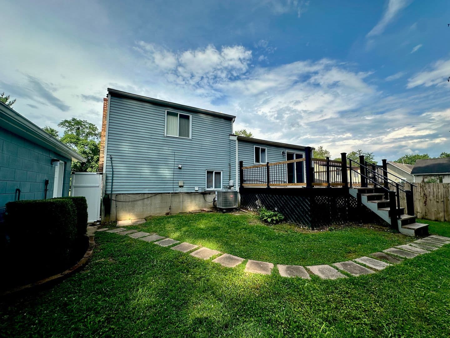 Louisville House: 1416 Hagen Road