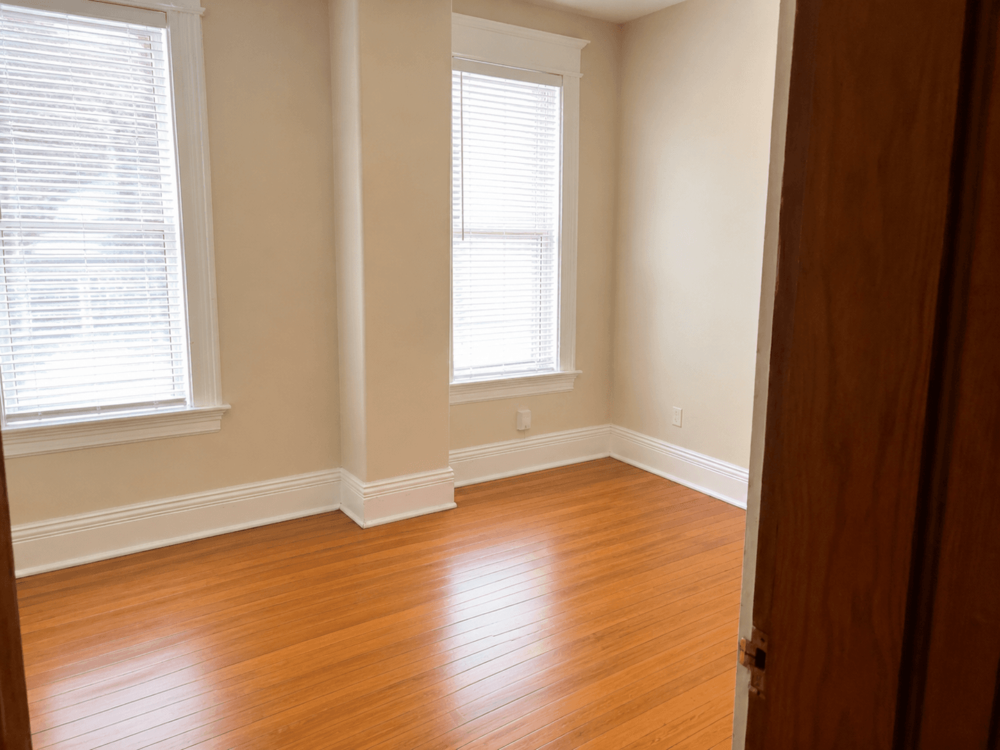 Louisville Apartment: 2063 Sherwood Ave