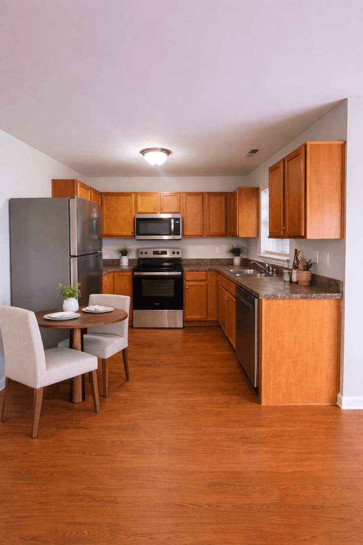 La Grange Apartment: 1908 Jericho Rd