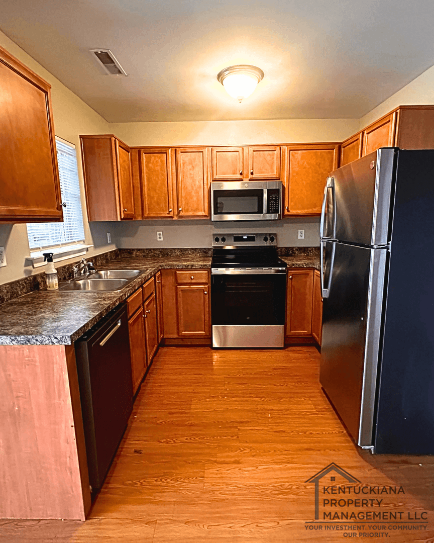 La Grange Apartment: 1908 Jericho Rd