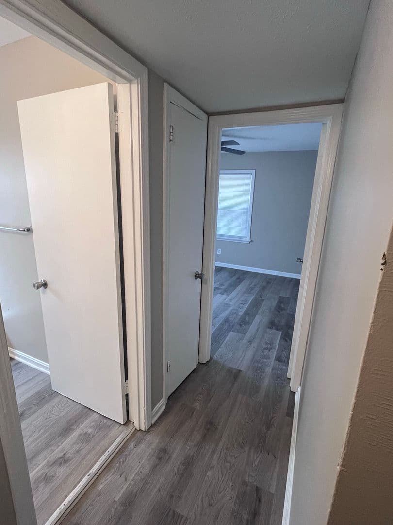 Louisville Apartment: 2012 Terril Lane