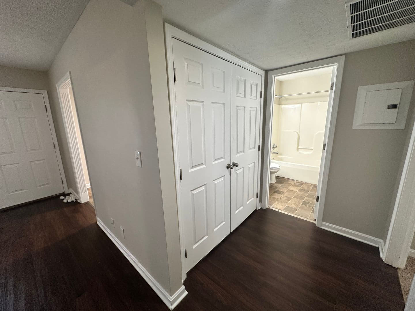 Louisville Apartment: 10012 Michaele Ln
