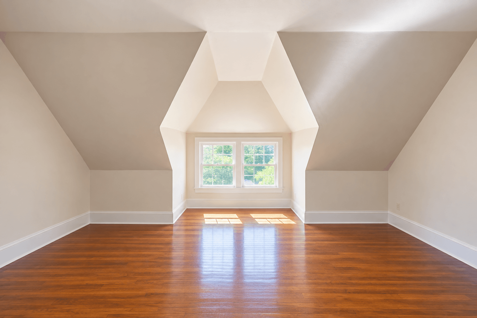 Louisville Apartment: 2063 Sherwood Ave