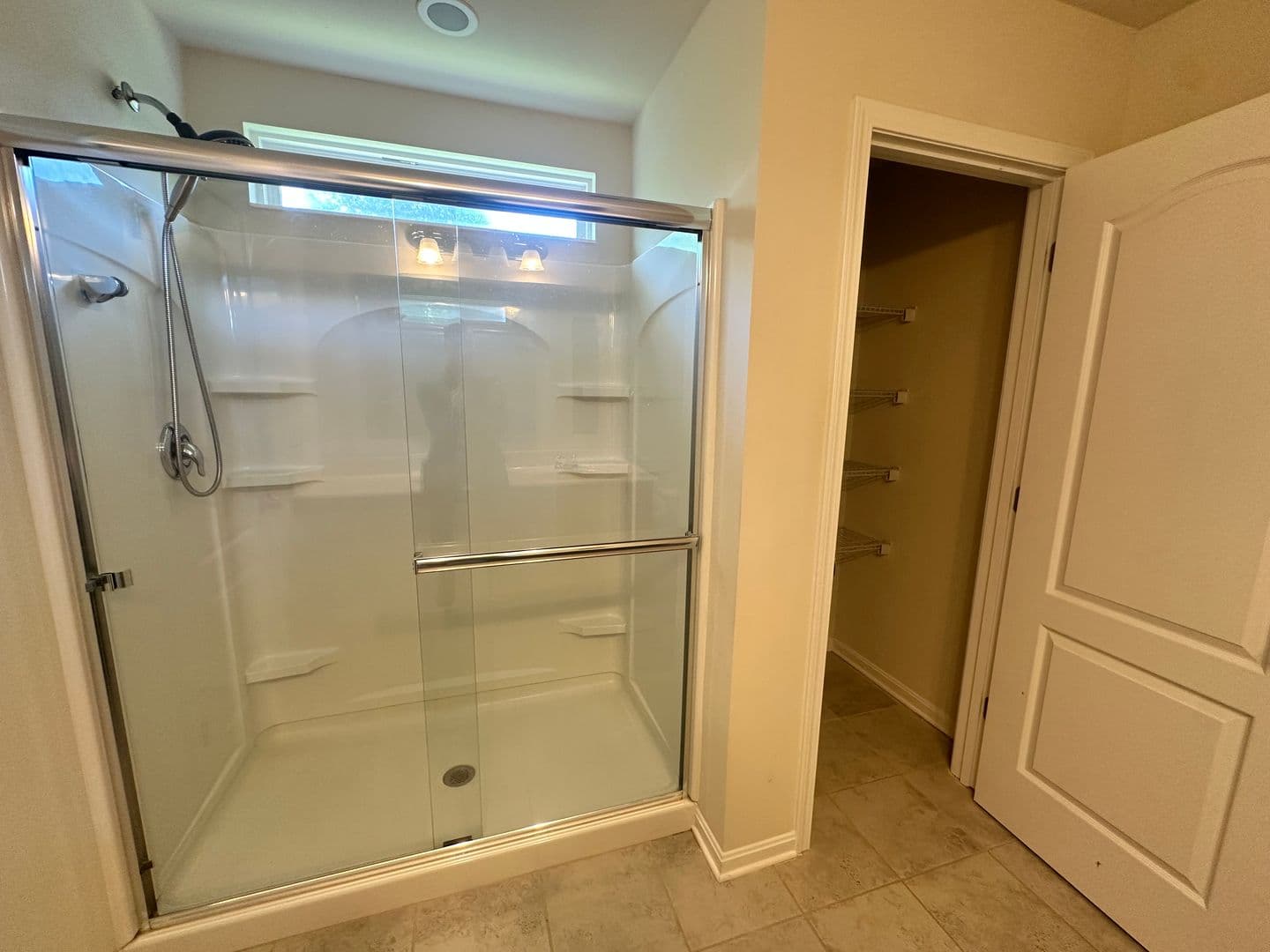 Louisvile House: 11812 Beacon Ct