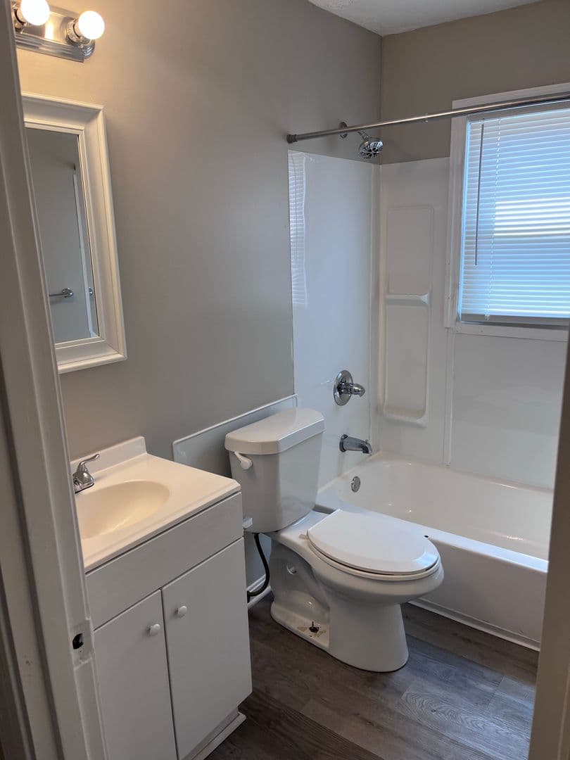 Louisville Apartment: 2012 Terril Lane