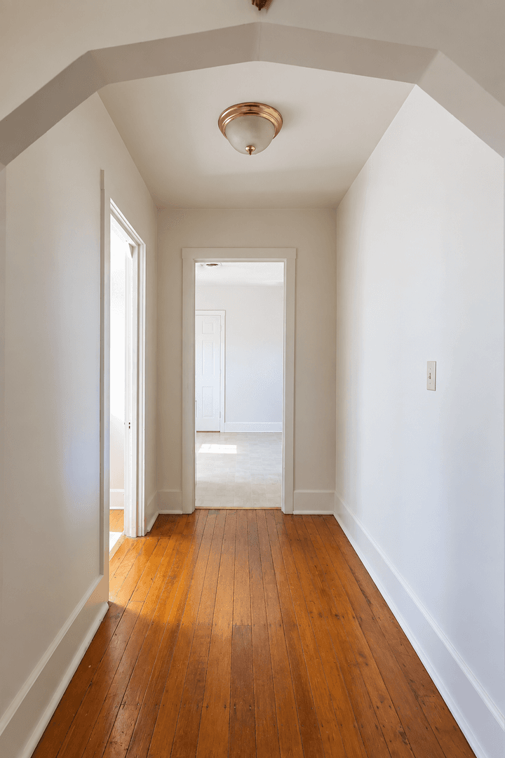 Louisville Apartment: 2063 Sherwood Ave