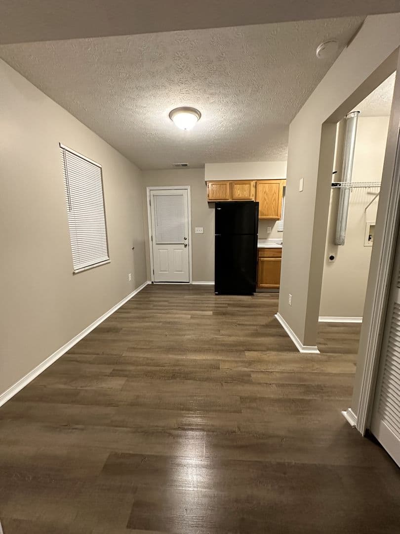 Louisville Apartment: 365 Prairie Drive