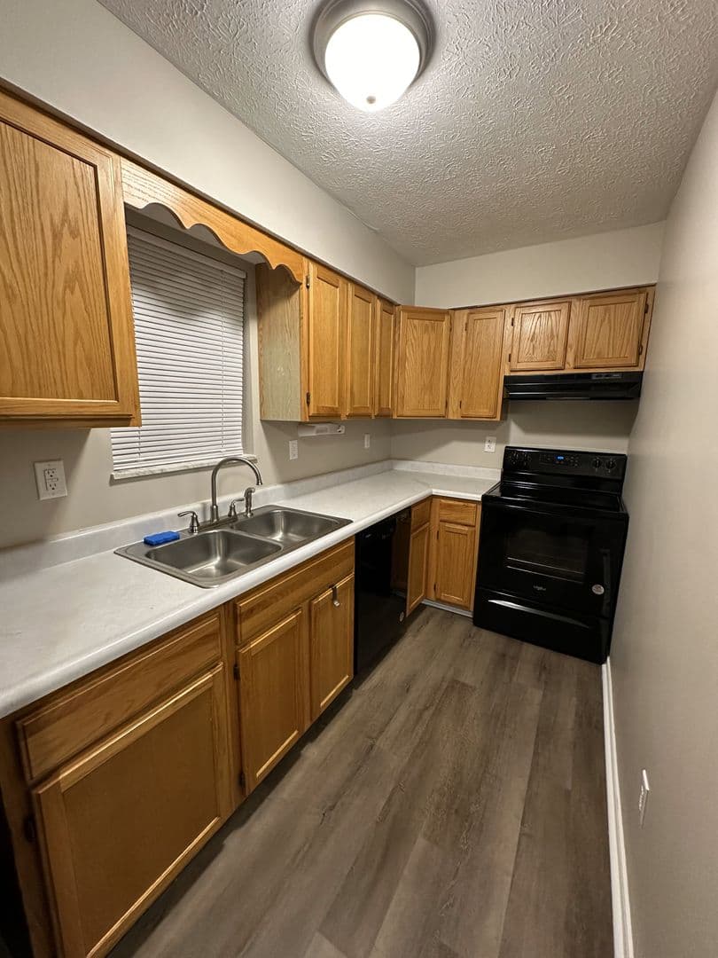 Louisville Apartment: 375 Prairie Drive