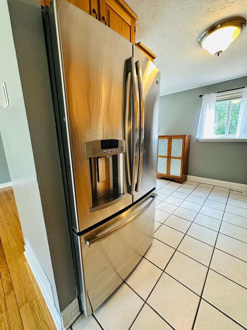 Louisville House: 1416 Hagen Road