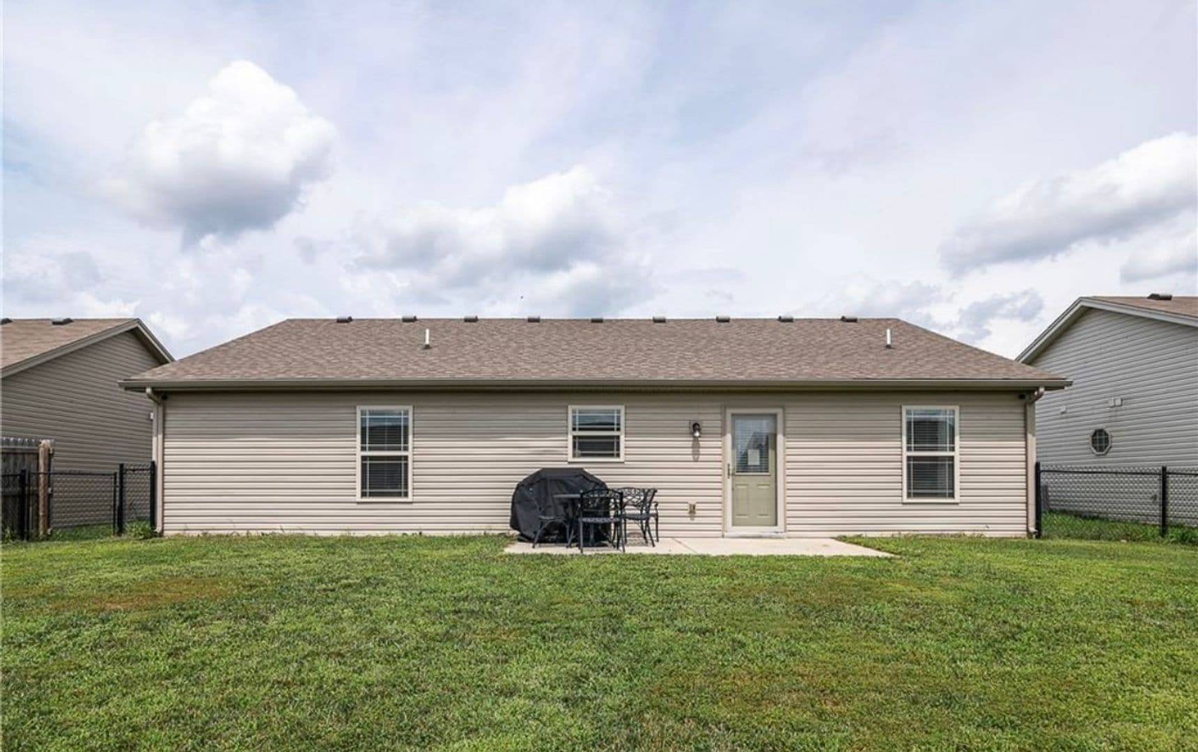 Jeffersonville House: 1979 Ramsey Way