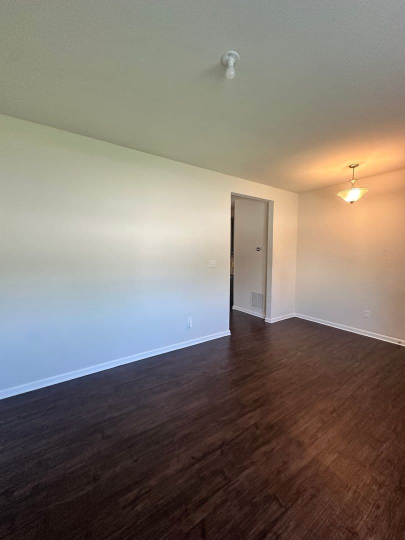 Louisvile House: 11812 Beacon Ct