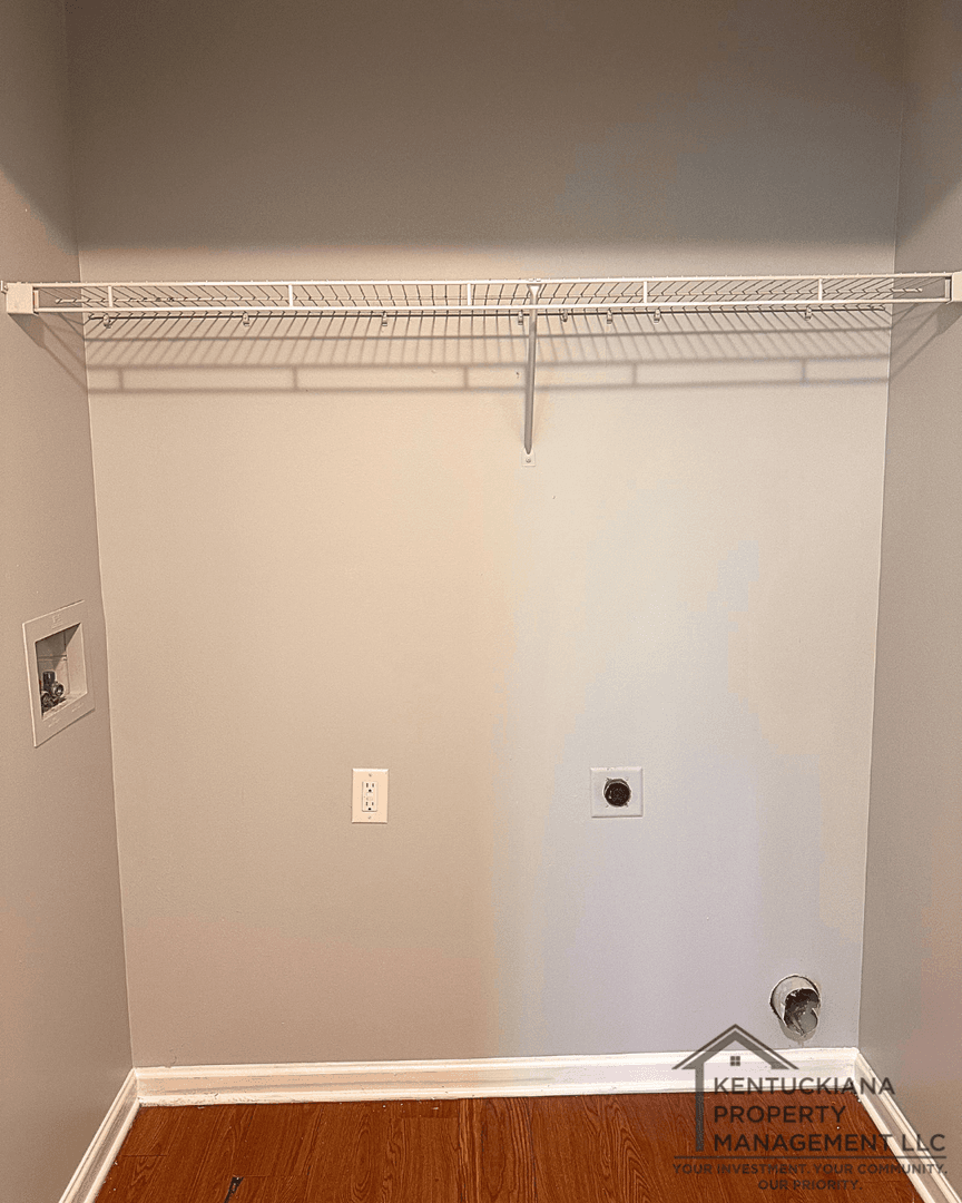 La Grange Apartment: 1908 Jericho Rd