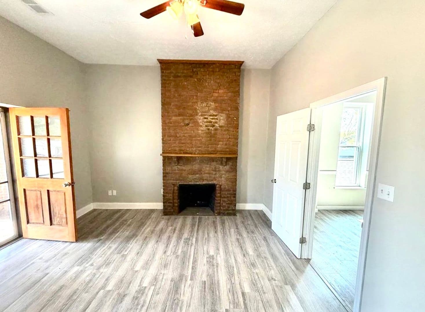 Jeffersonville Apartment: 531 E Chestnut St