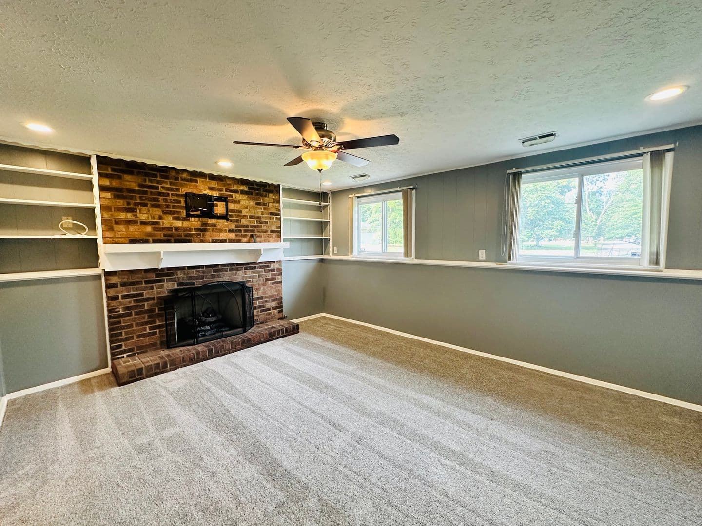 Louisville House: 1416 Hagen Road