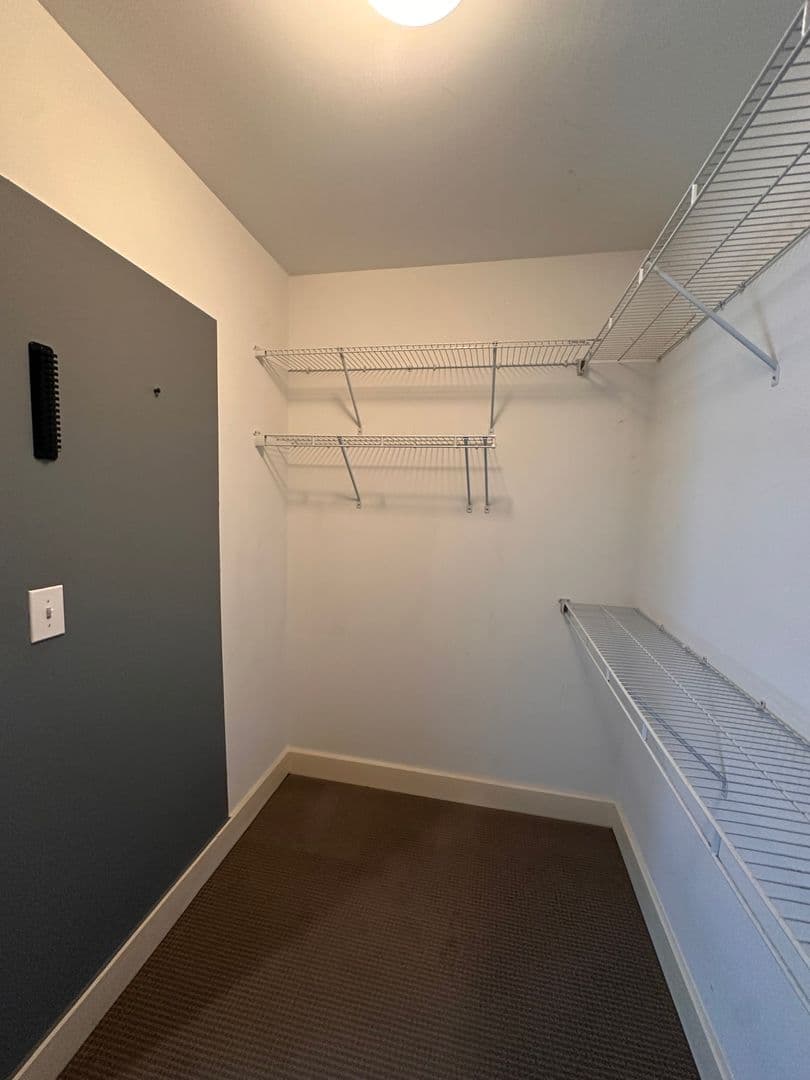 Louisville House: 324 E Main St Unit 327