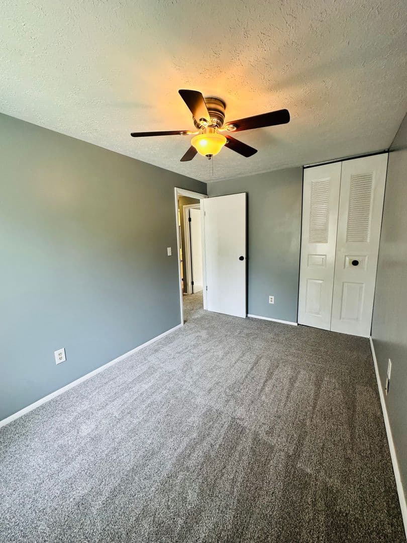 Louisville House: 1416 Hagen Road