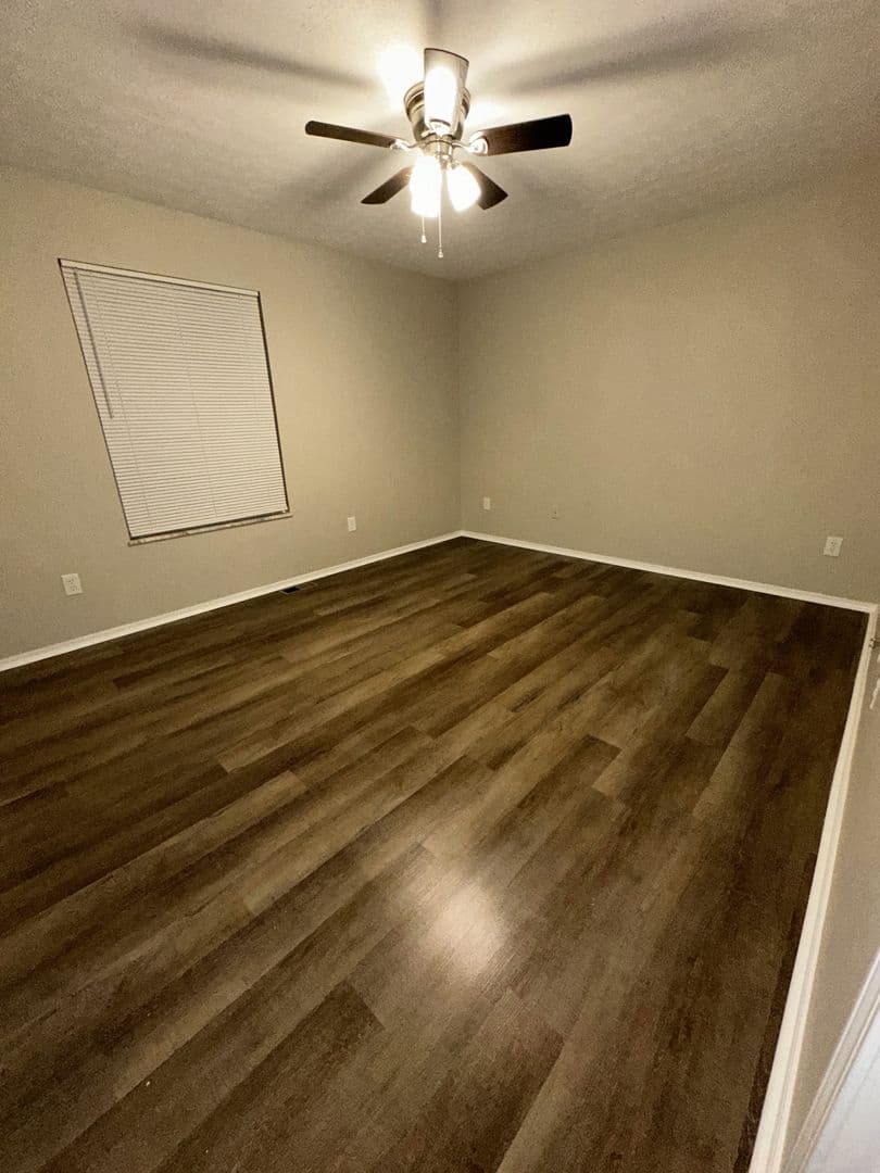 Louisville Apartment: 365 Prairie Drive