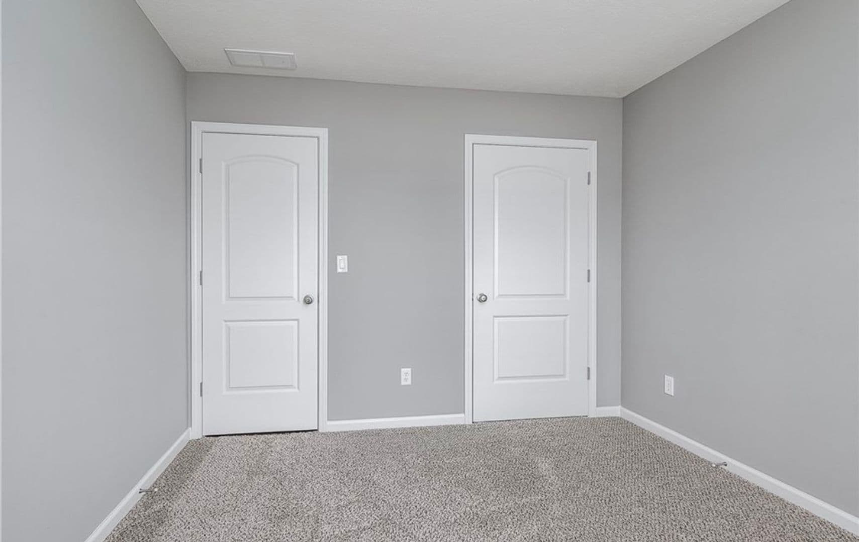 Jeffersonville House: 1979 Ramsey Way