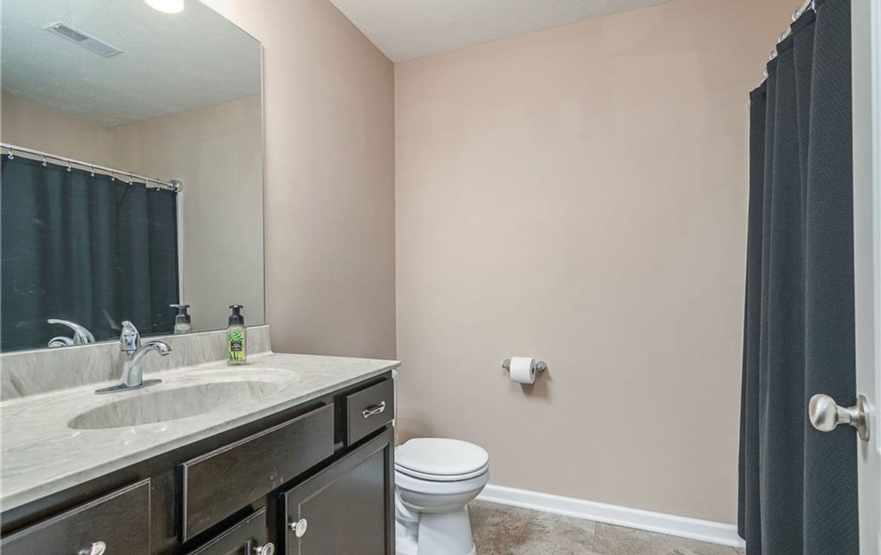 Jeffersonville House: 1979 Ramsey Way