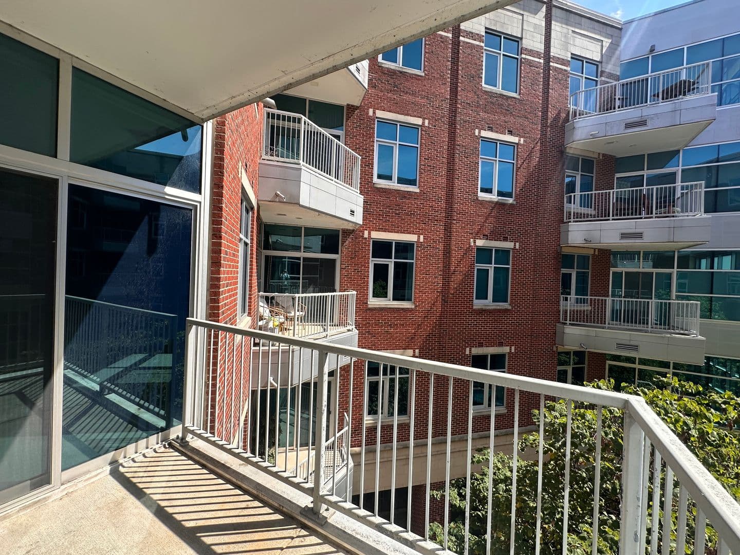 Louisville House: 324 E Main St Unit 327