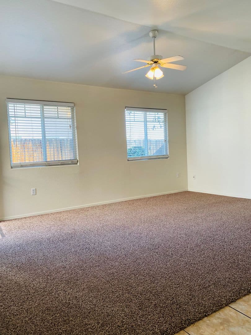 FRESNO Apartment: 941 W DAKOTA AVE