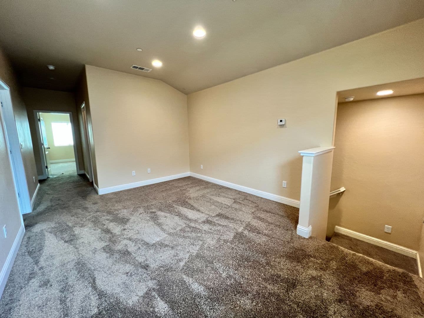 FRESNO House: 6187 E PONTIAC WAY