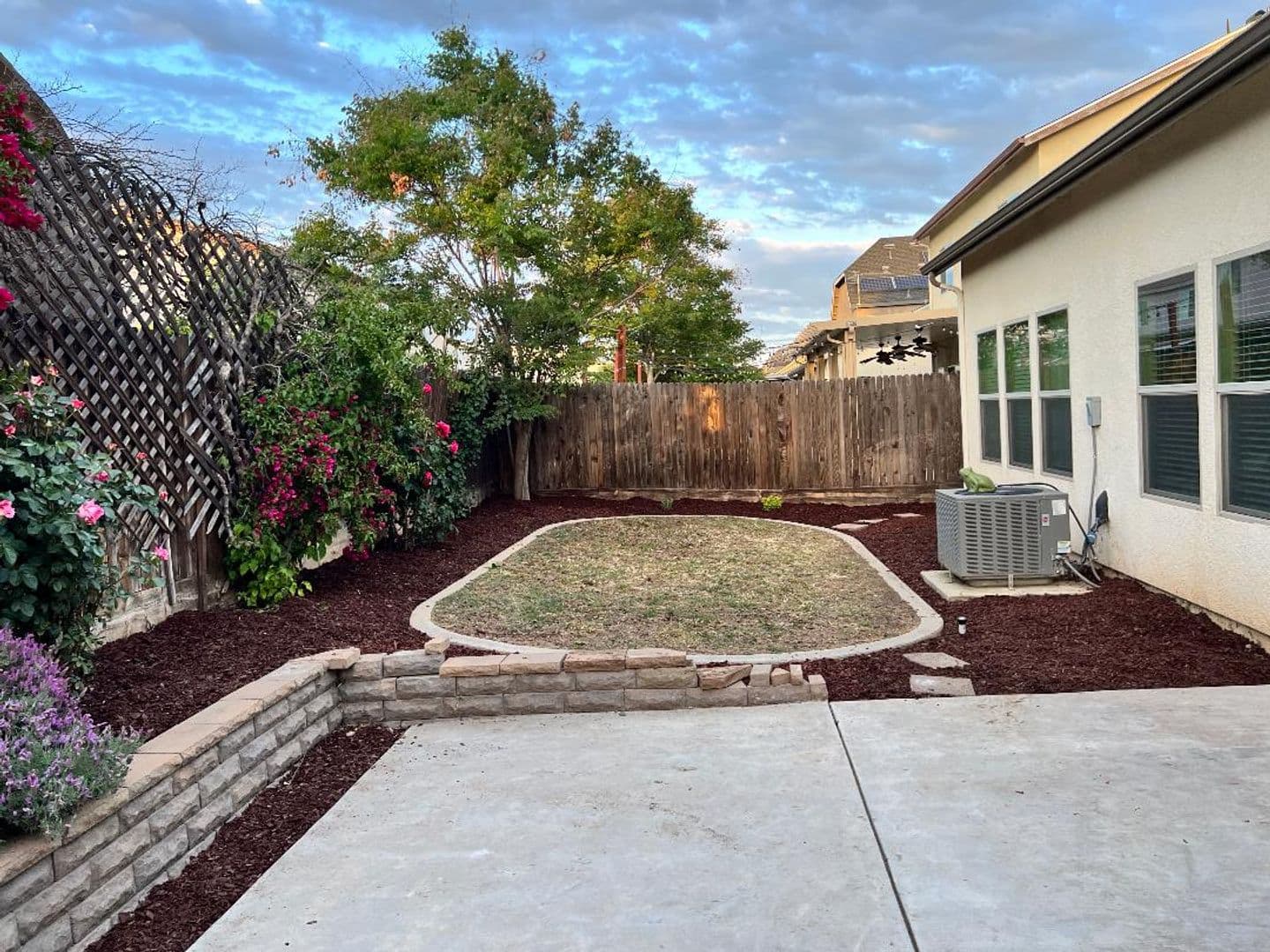 FRESNO House: 6187 E PONTIAC WAY