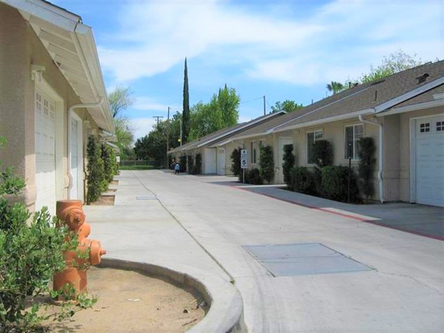 FRESNO Apartment: 941 W DAKOTA AVE
