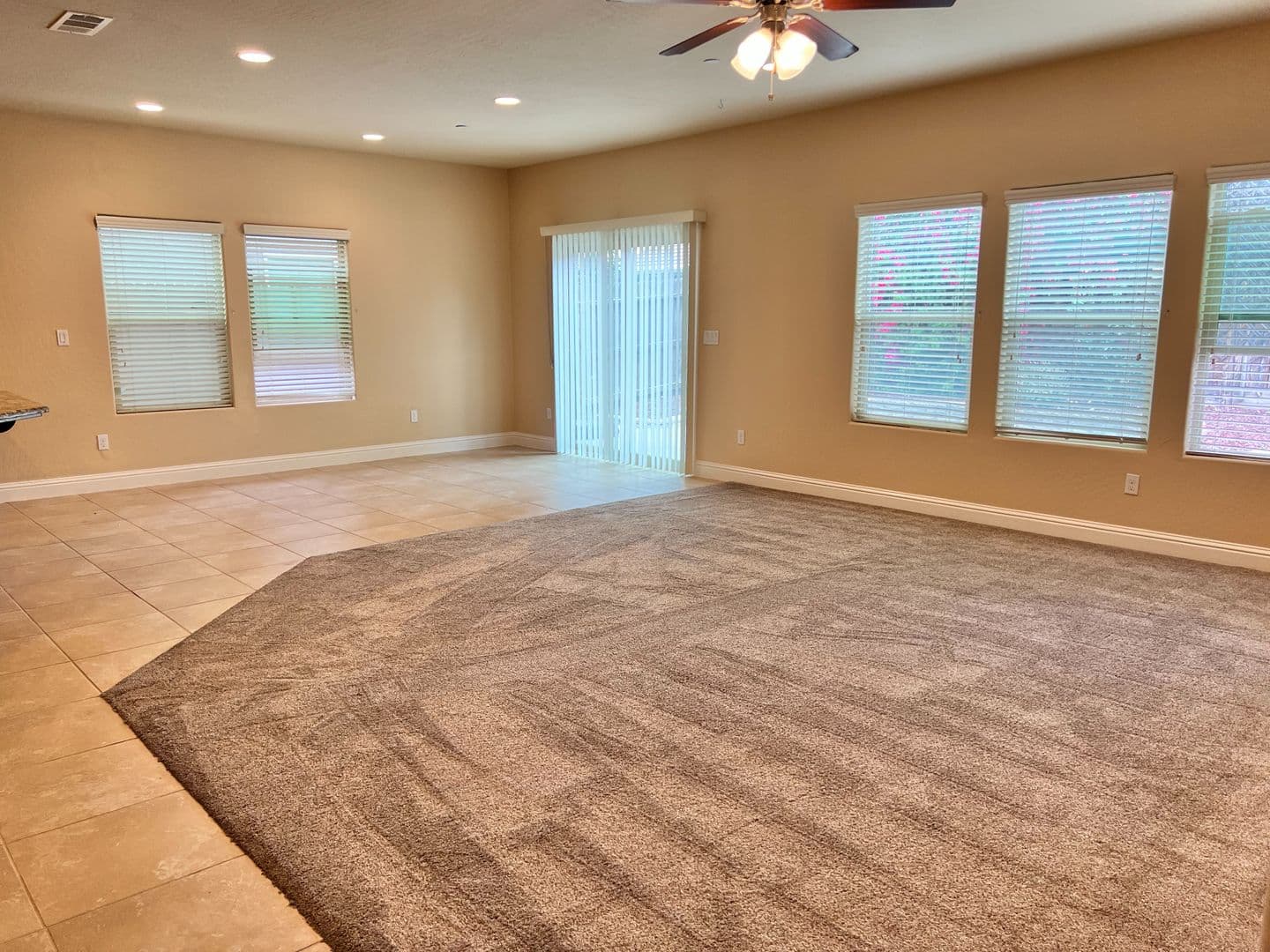 FRESNO House: 6187 E PONTIAC WAY