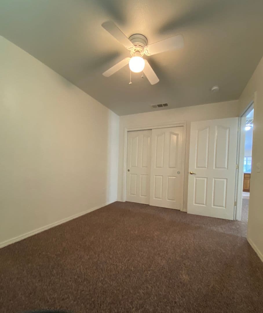 FRESNO Apartment: 941 W DAKOTA AVE