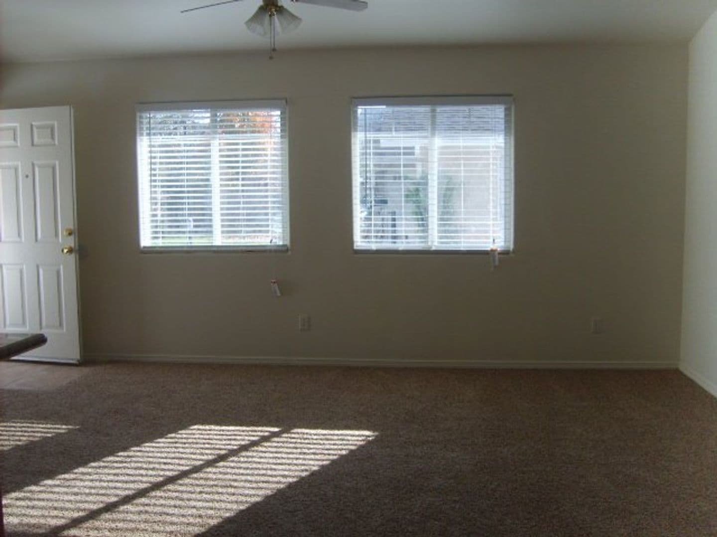 FRESNO Apartment: 941 W DAKOTA AVE
