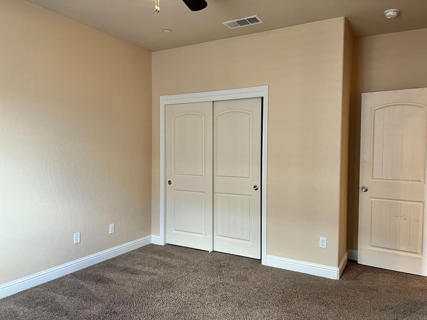 FRESNO House: 6187 E PONTIAC WAY
