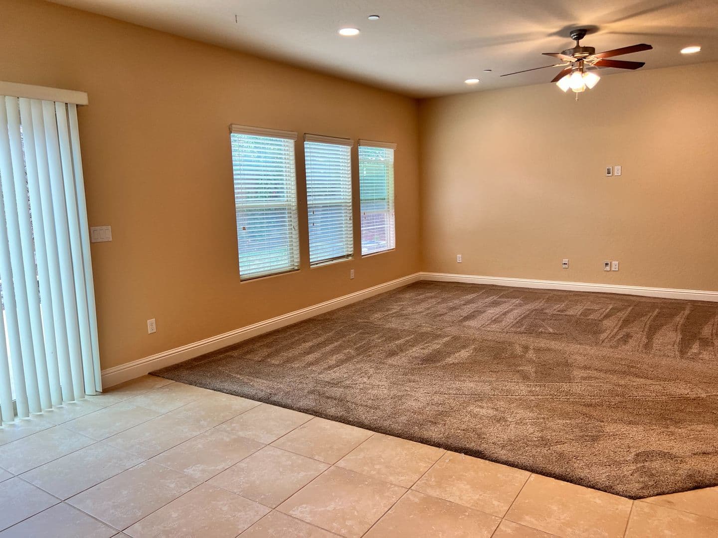FRESNO House: 6187 E PONTIAC WAY