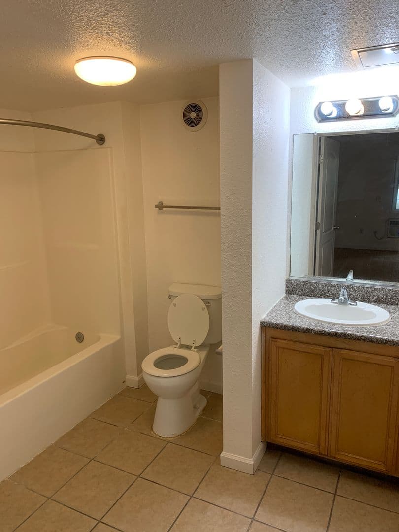 Turlock Apartment: 1119 Pedras Road