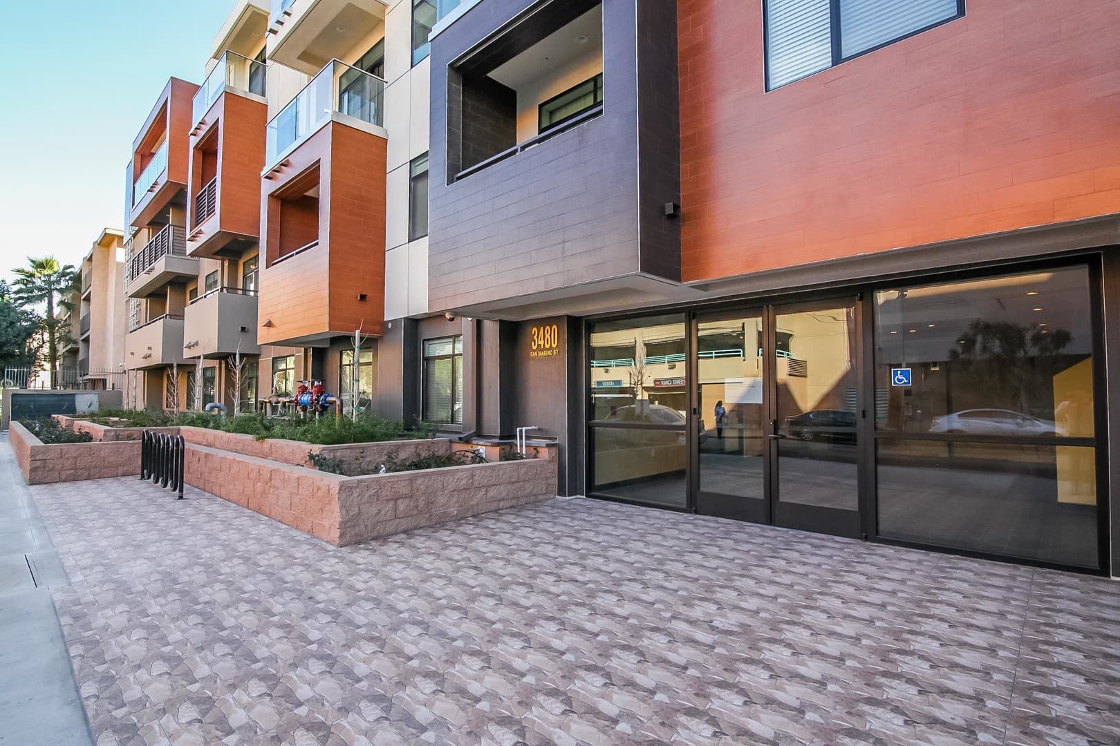 Los Angeles Apartment: 3480-3482 San Marino St