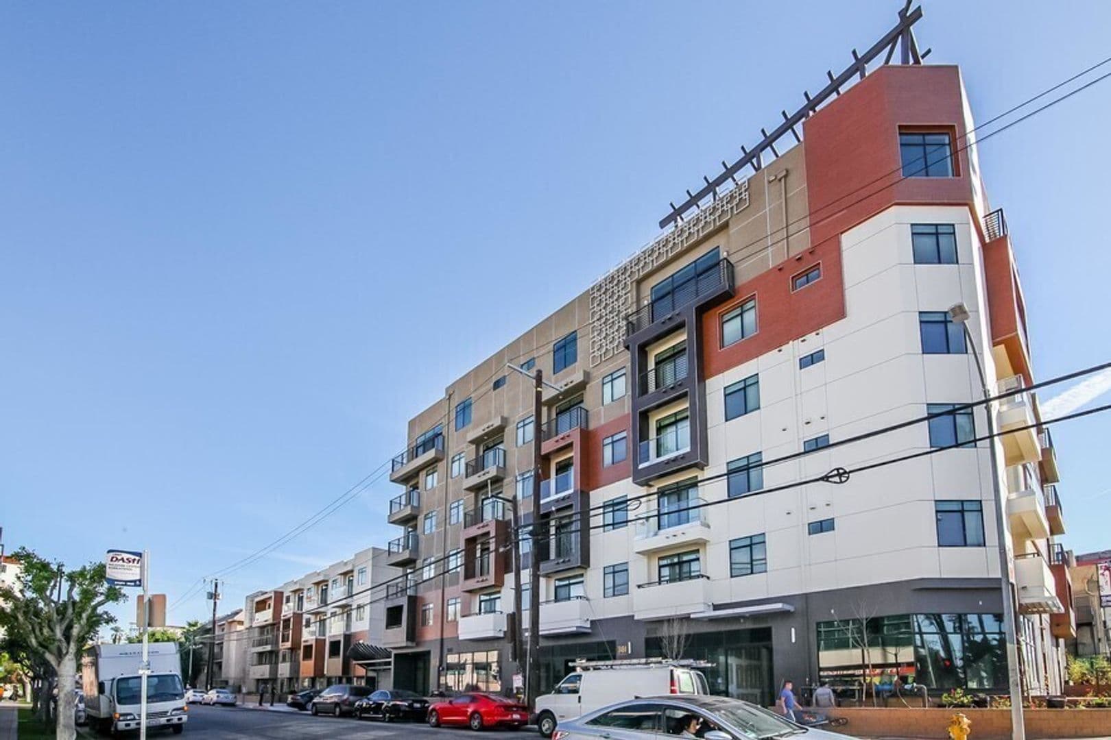 Los Angeles Apartment: 3480-3482 San Marino St