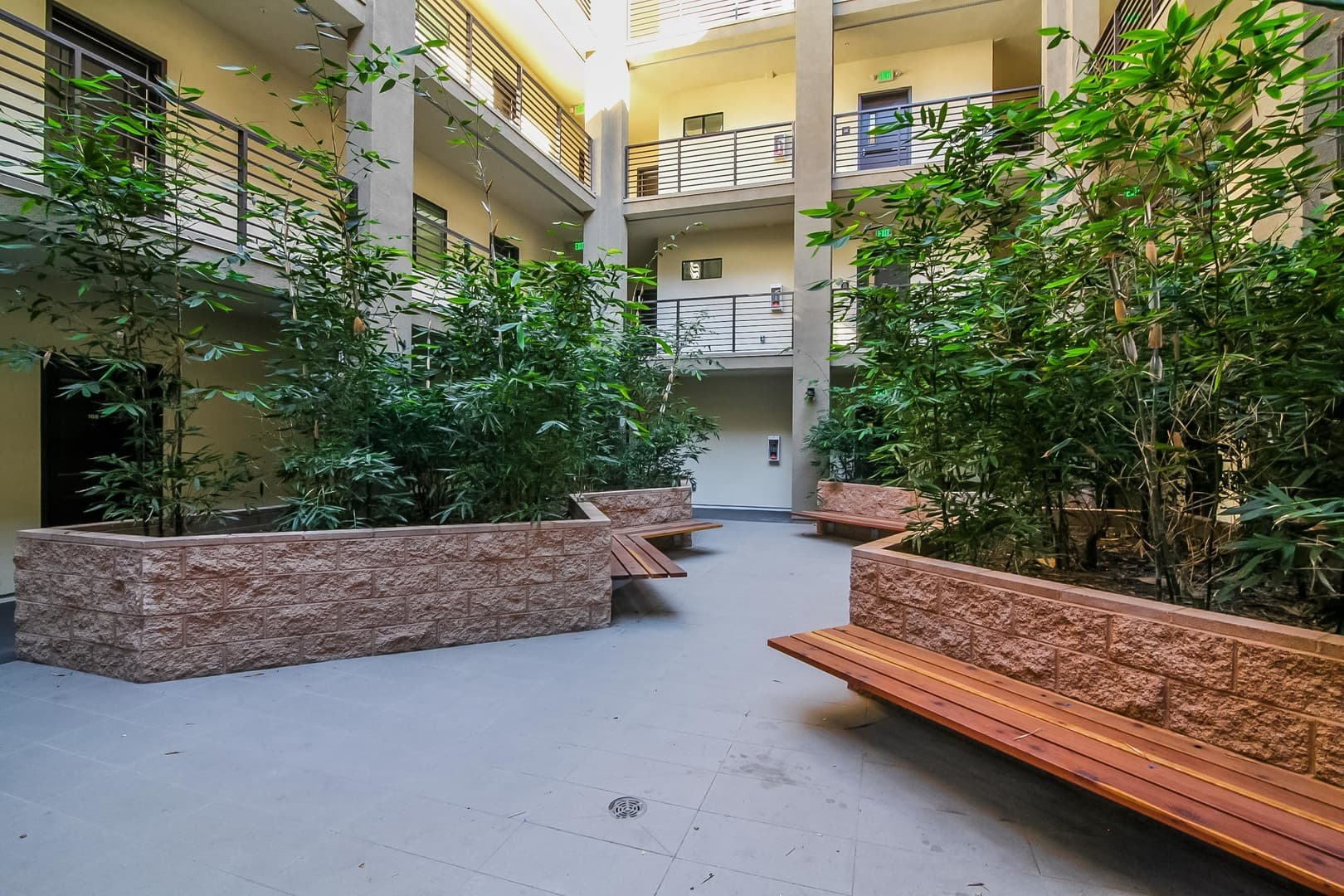 Los Angeles Apartment: 3480-3482 San Marino St