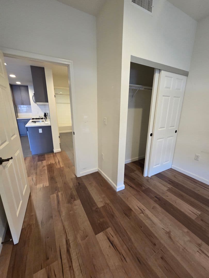 Los Angeles Apartment: 3480-3482 San Marino St