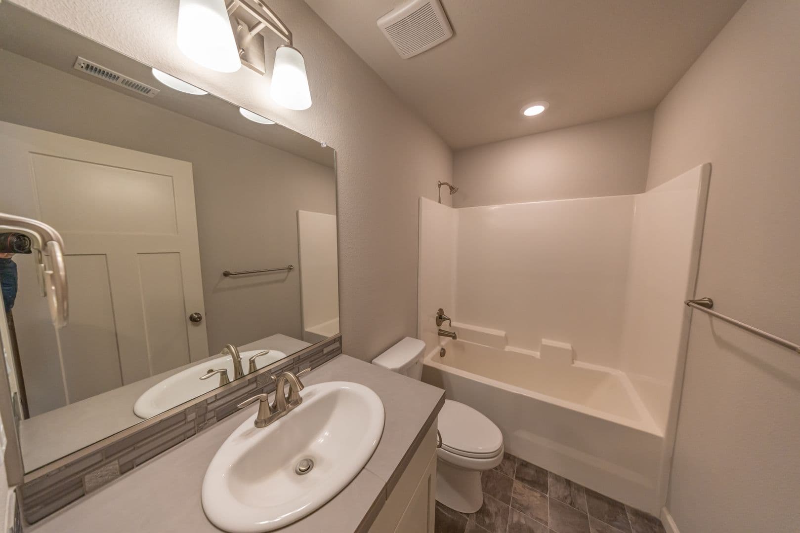 Ridgefield Townhome: 2333 S Brookside Place
