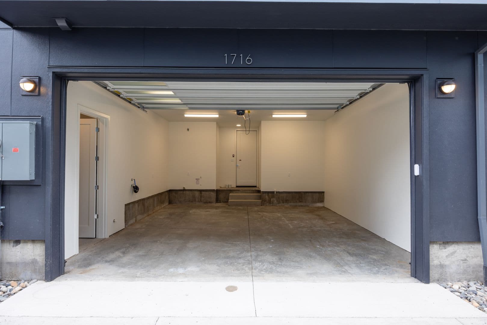 Vancouver Townhome: 1716 SE Columbia River Dr.