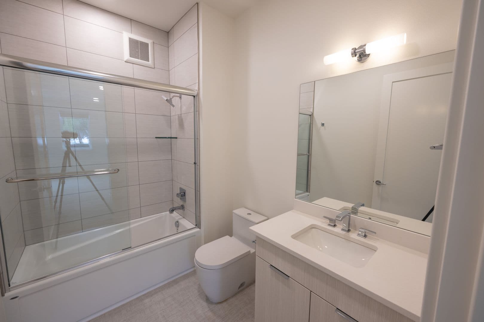 Vancouver Townhome: 1716 SE Columbia River Dr.