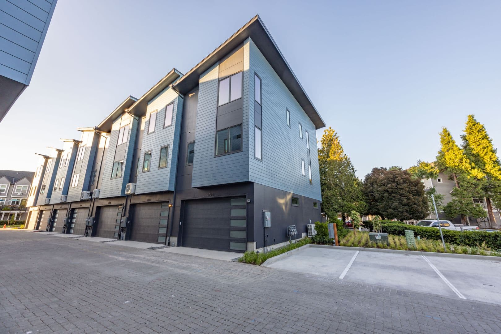 Vancouver Townhome: 1716 SE Columbia River Dr.