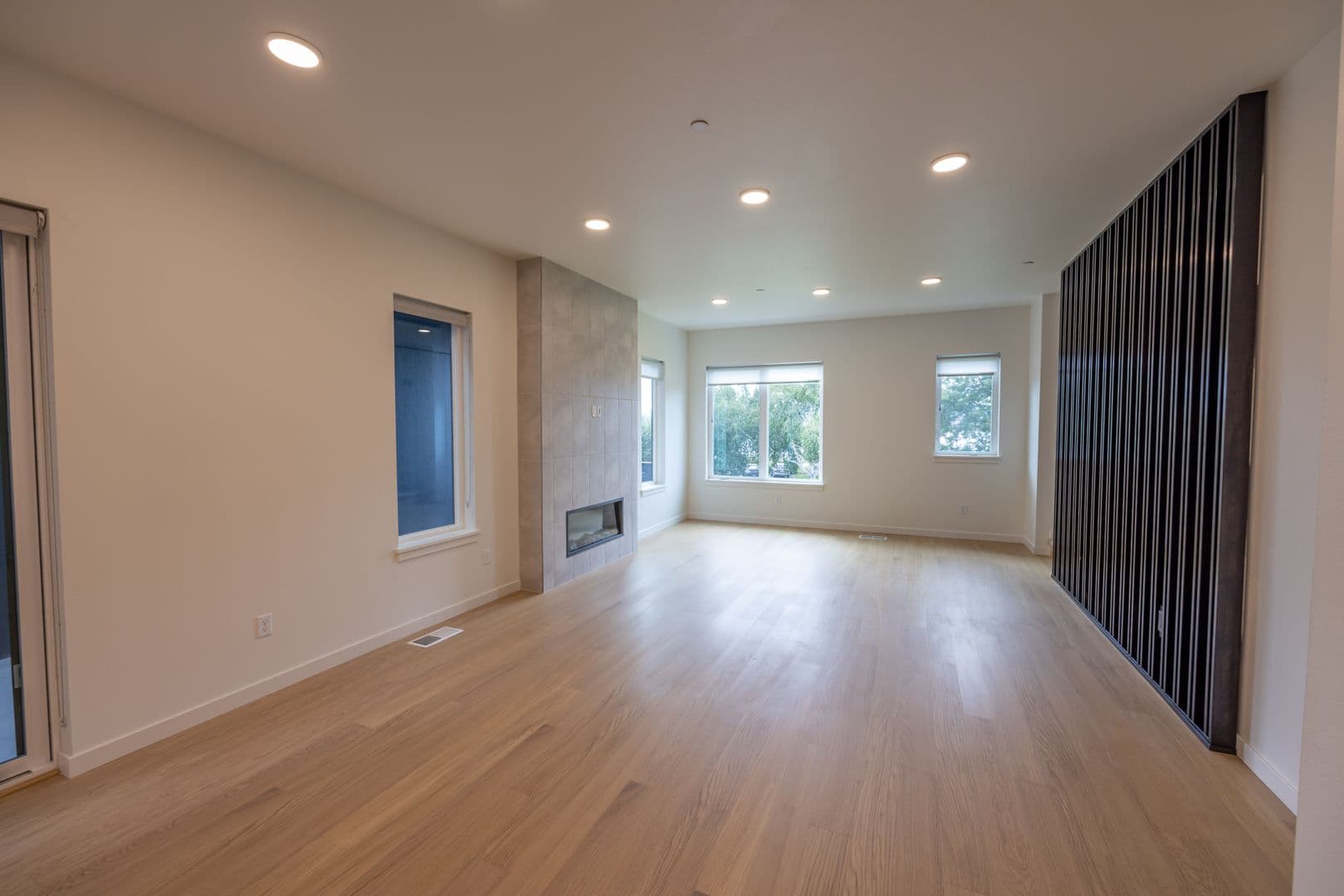 Vancouver Townhome: 1716 SE Columbia River Dr.
