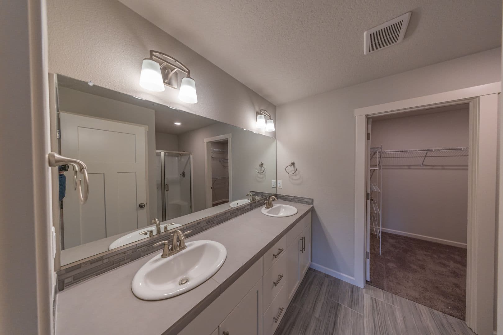 Ridgefield Townhome: 2333 S Brookside Place