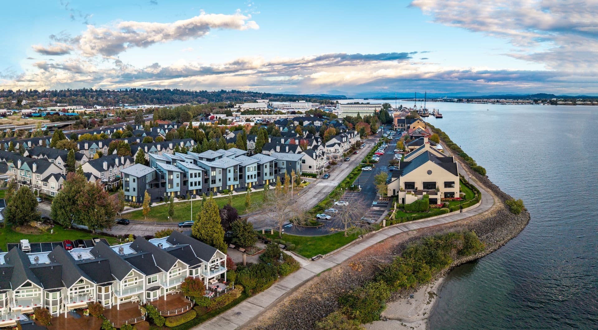 Vancouver Townhome: 1716 SE Columbia River Dr.
