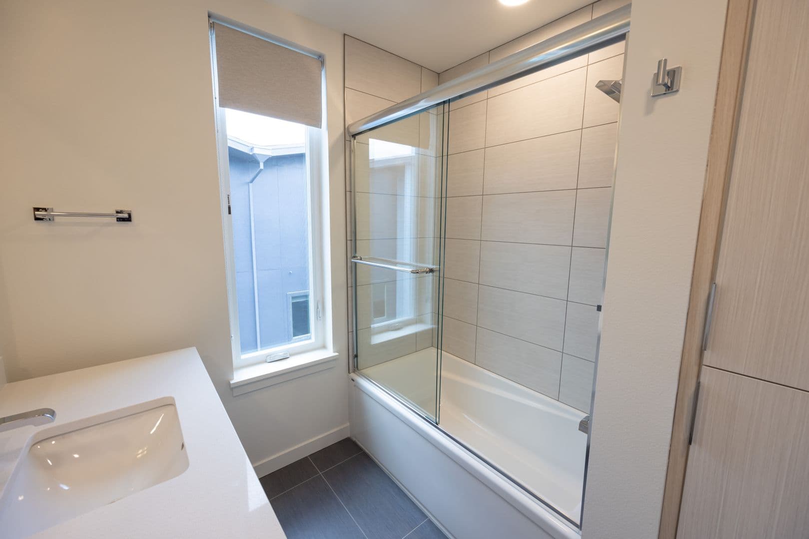 Vancouver Townhome: 1716 SE Columbia River Dr.