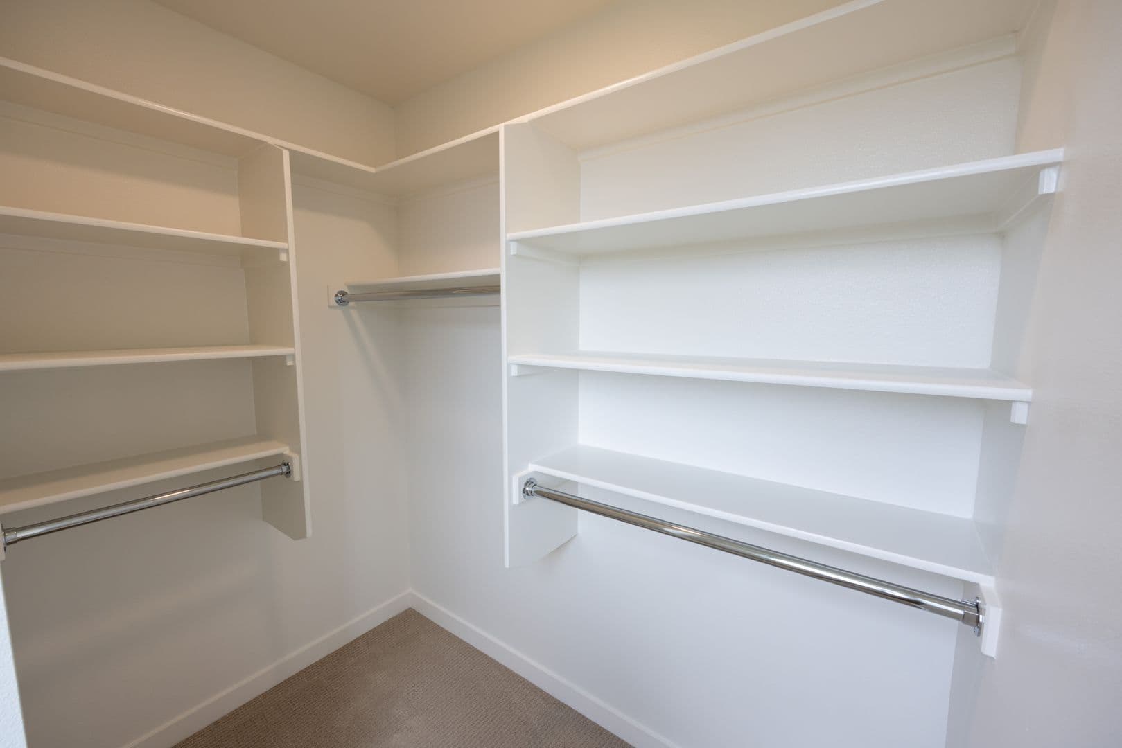 Vancouver Townhome: 1716 SE Columbia River Dr.