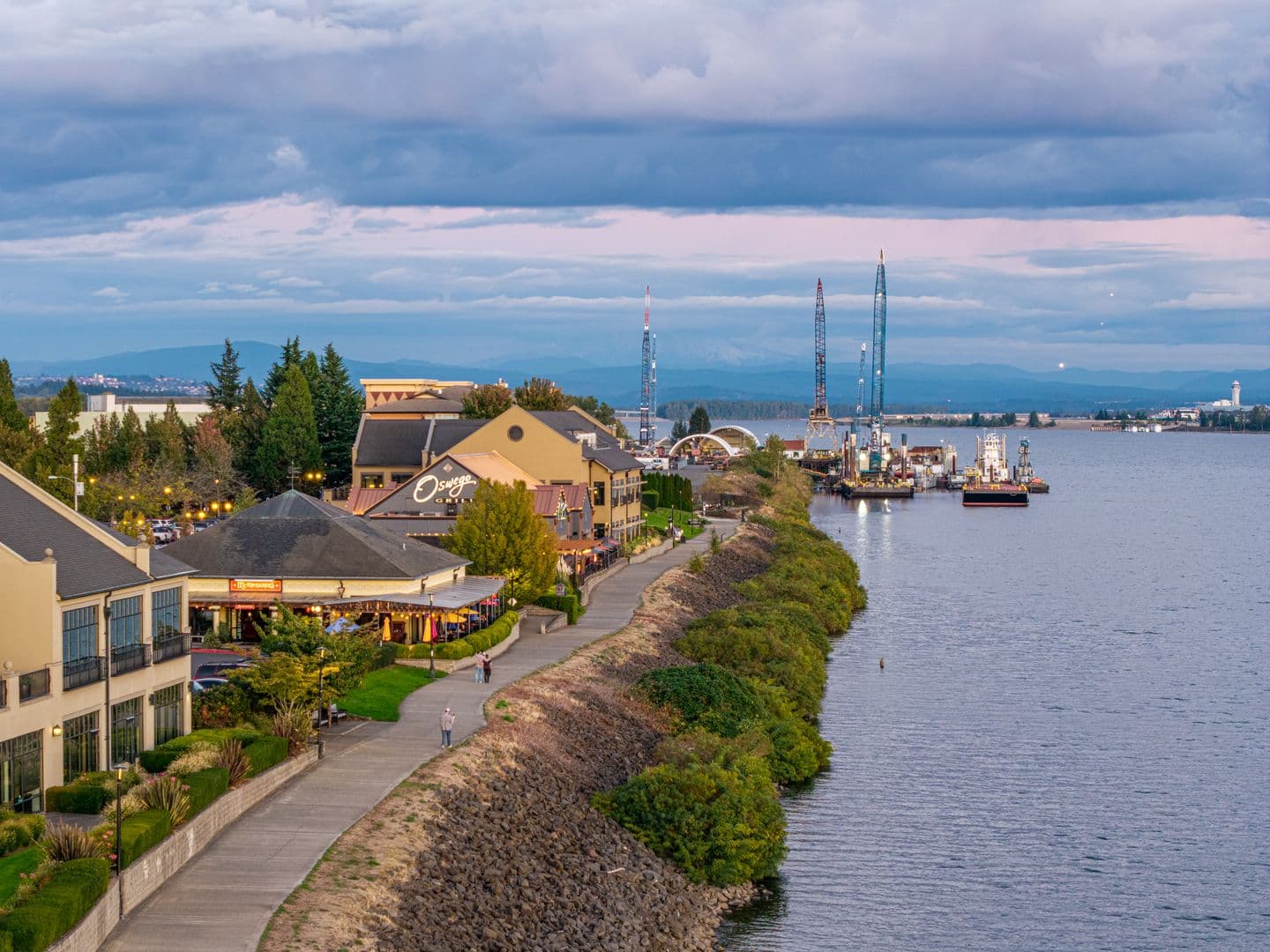 Vancouver Townhome: 1716 SE Columbia River Dr.